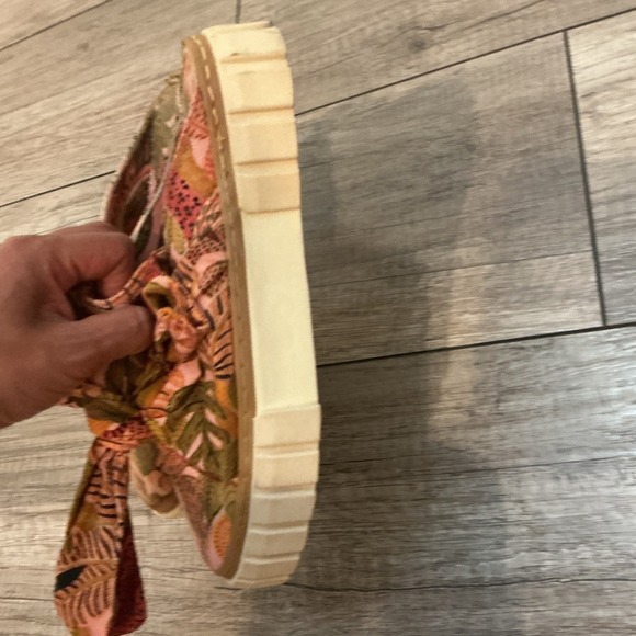 Farm Rio Summer Dream Mule Sneaker Floral Print with Bow Accent sz 7 - Picture 8 of 8
